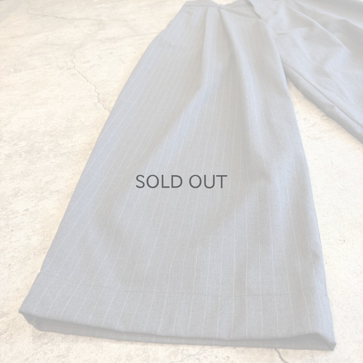画像4: 【WONDERGROUND】PINSTRIPE PATTERN WIDE SLACKS / GREY / OS (4)