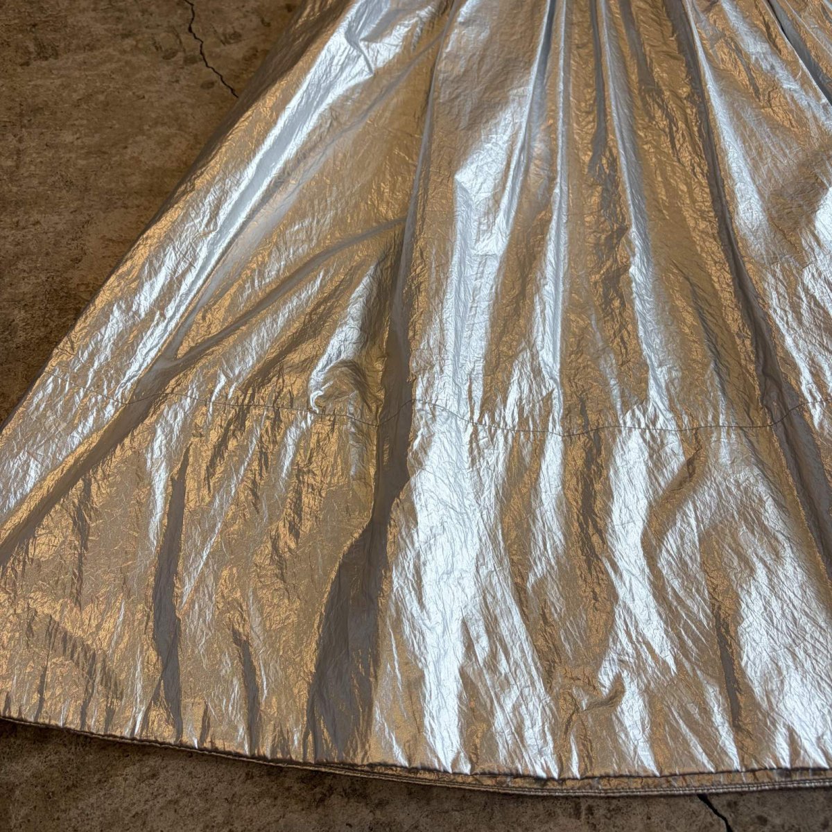 画像4: METALLIC SILVER COLOR FLARE DESIGN LONG SKIRT / W27~W29 (4)
