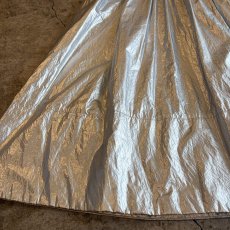 画像4: METALLIC SILVER COLOR FLARE DESIGN LONG SKIRT / W27~W29 (4)