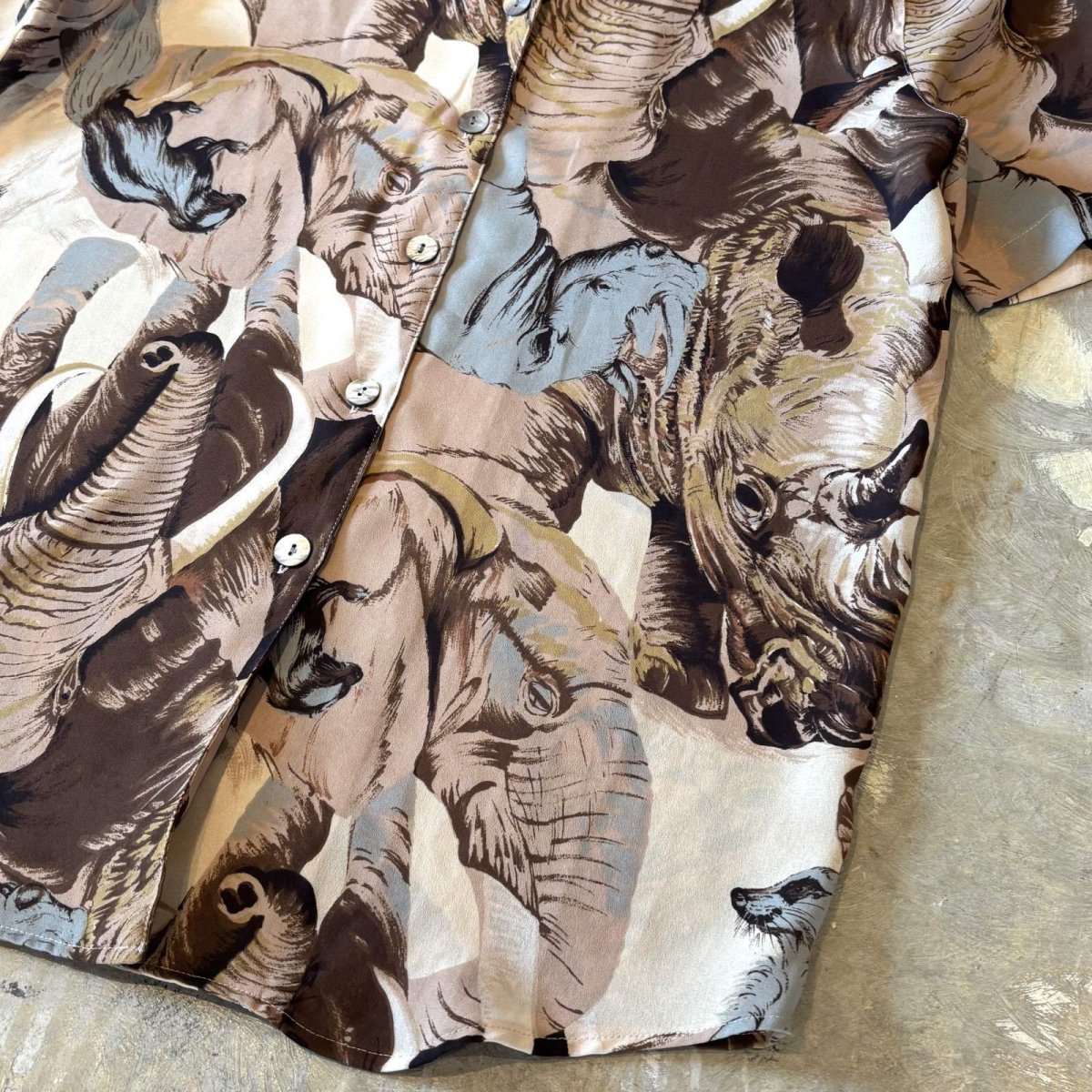 画像6: ALL OVER ANIMAL GRAPHIC PATTERN SHEER S/S SHIRT / Mens M (6)