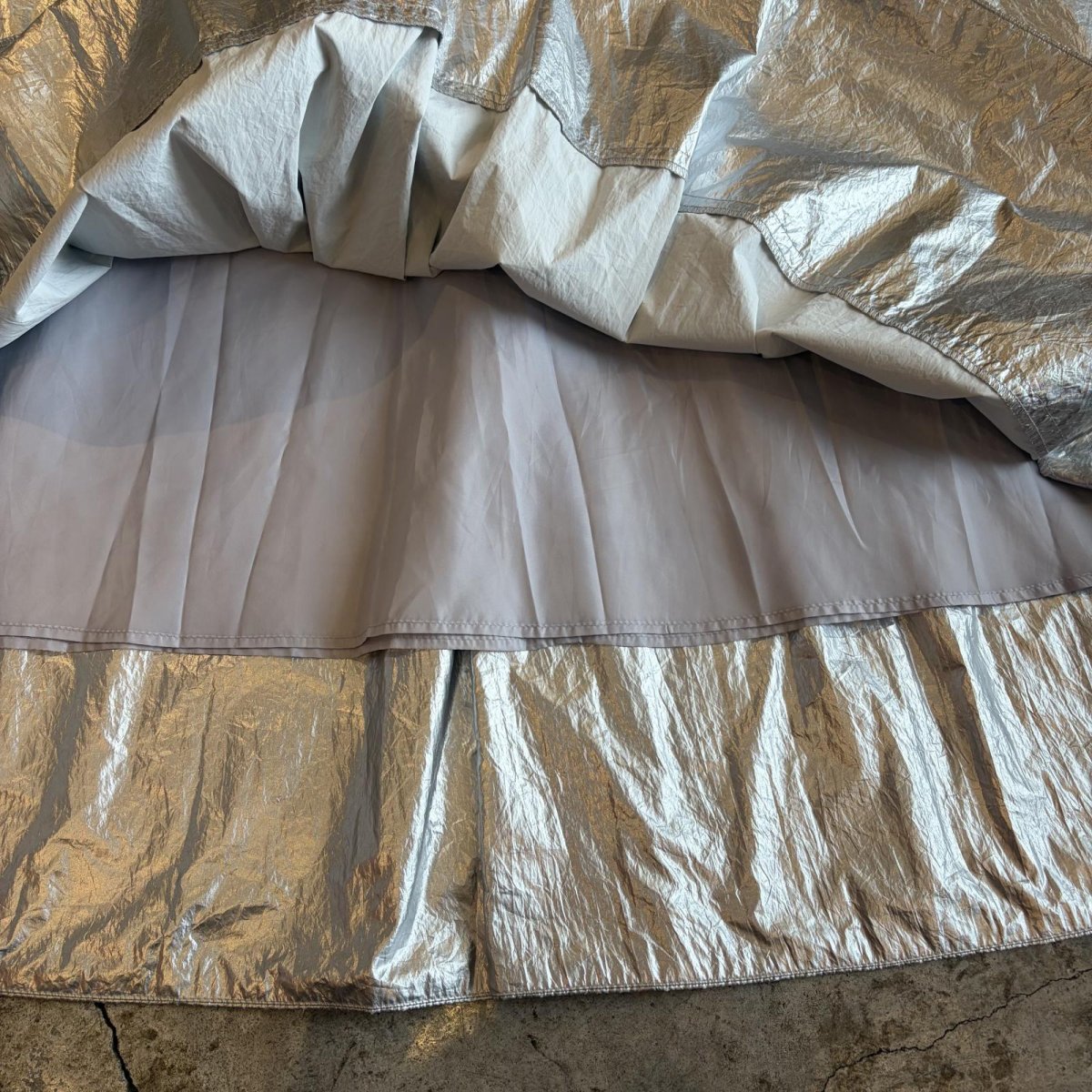 画像5: METALLIC SILVER COLOR FLARE DESIGN LONG SKIRT / W27~W29 (5)