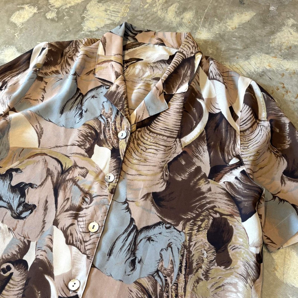 画像4: ALL OVER ANIMAL GRAPHIC PATTERN SHEER S/S SHIRT / Mens M (4)