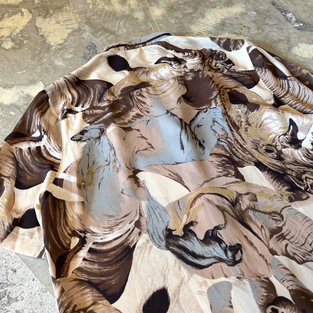 画像9: ALL OVER ANIMAL GRAPHIC PATTERN SHEER S/S SHIRT / Mens M (9)