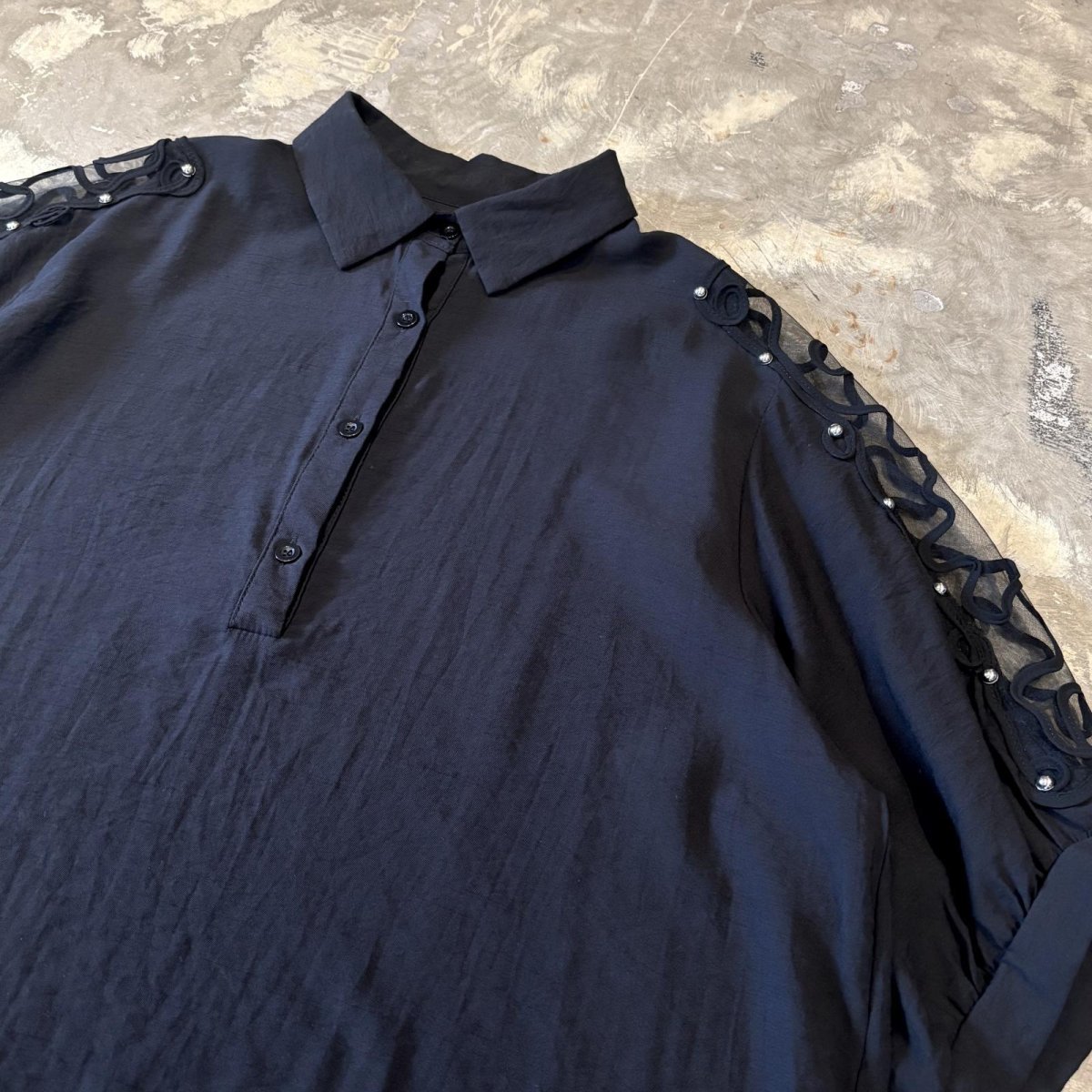 画像4: SHOULDER SHEER SWITCHED STUDS DECORATIVE S/S POLO SHIRT / Mens L  (4)