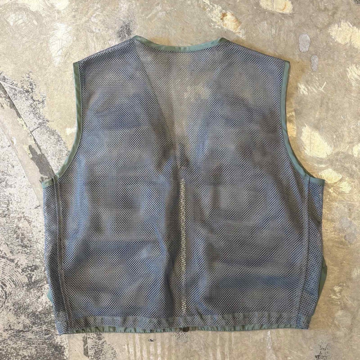 画像2: FRONT MULTI POCKET ZIP UP MESH VEST / Mens L (2)