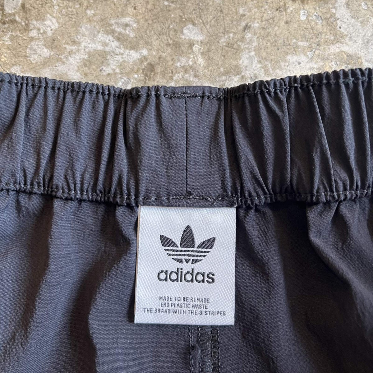 画像12: 【adidas】BLACK COLOR FISH TAIL DESIGN NYLON SKIRT / FREE (12)