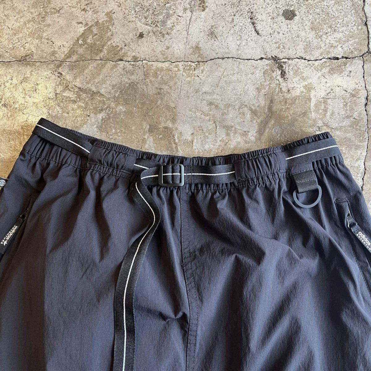 画像5: 【adidas】BLACK COLOR FISH TAIL DESIGN NYLON SKIRT / FREE (5)