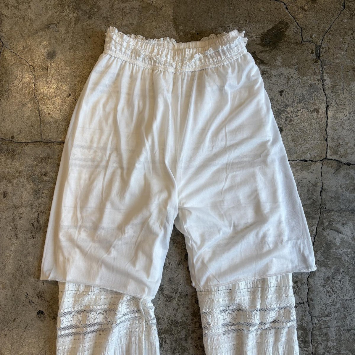 画像9: DRAWERS DESIGN LACE FLARE PANTS / W23~W33 (9)