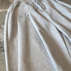 画像5: 【WONDERGROUND】MULTI TUCK WIDE SILHOUETTE COTTON SWEAT SHORTS / GRAY / OS (5)