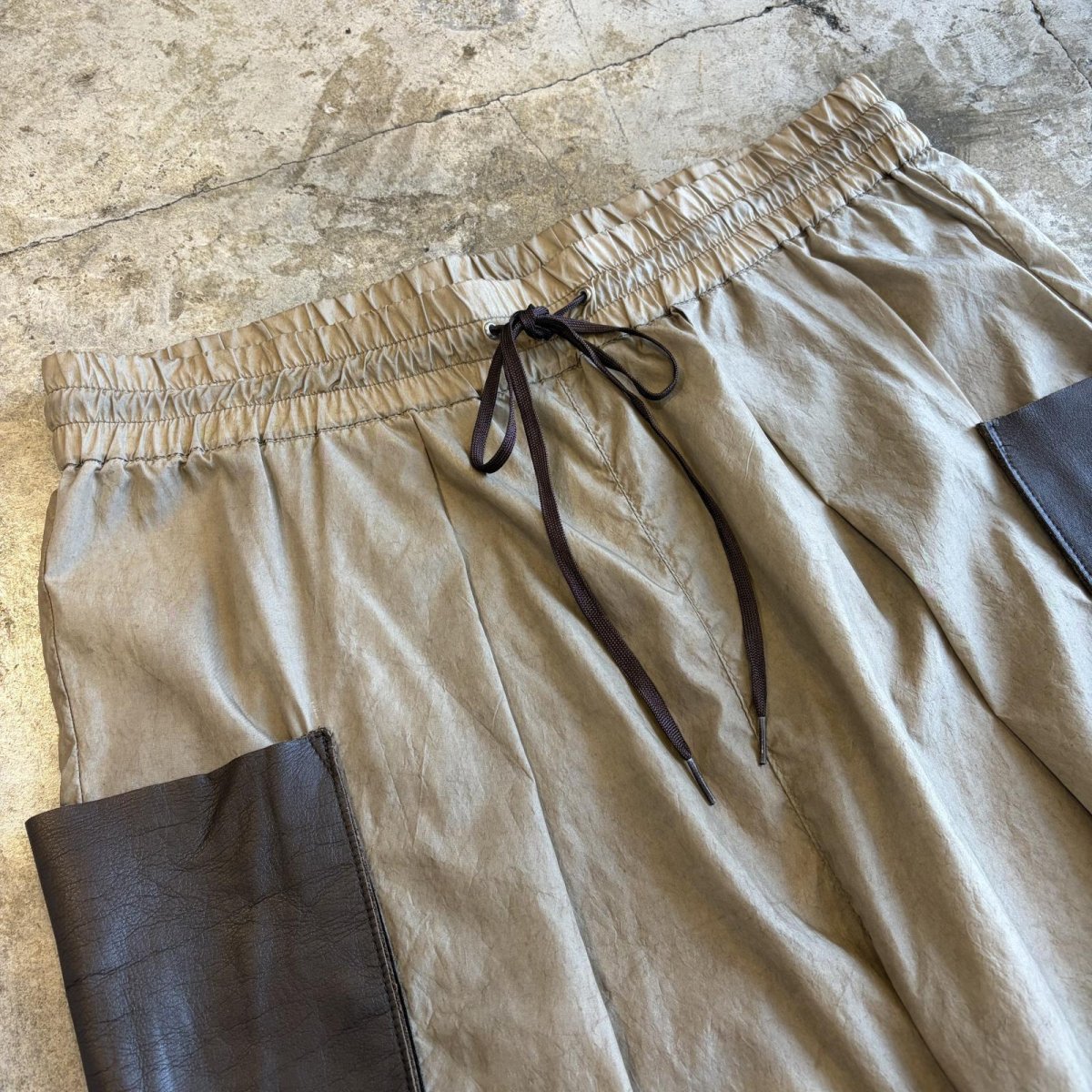 画像3: POINT COLOR REAL LEATHER POCKET DESIGN HALF PANTS / FREE~W38 (3)