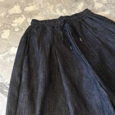 画像3: 【WONDERGROUND】MULTI TUCK WIDE SILHOUETTE DENIM SHORTS / BLACK / OS (3)