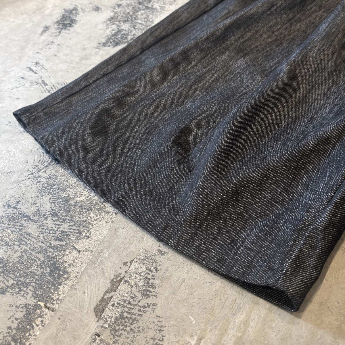 画像8: 【WONDERGROUND】MULTI TUCK WIDE SILHOUETTE DENIM SHORTS / BLACK / OS (8)