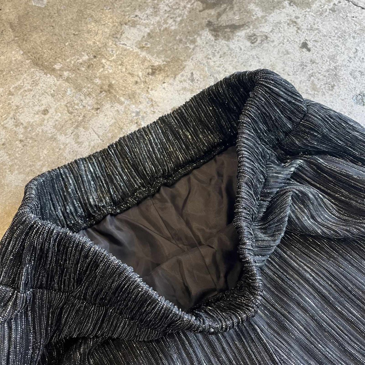 画像9: BLACK COLOR SILVER GLITTER PLEATS DESIGN SHEER PANTS / W25~W29 (9)