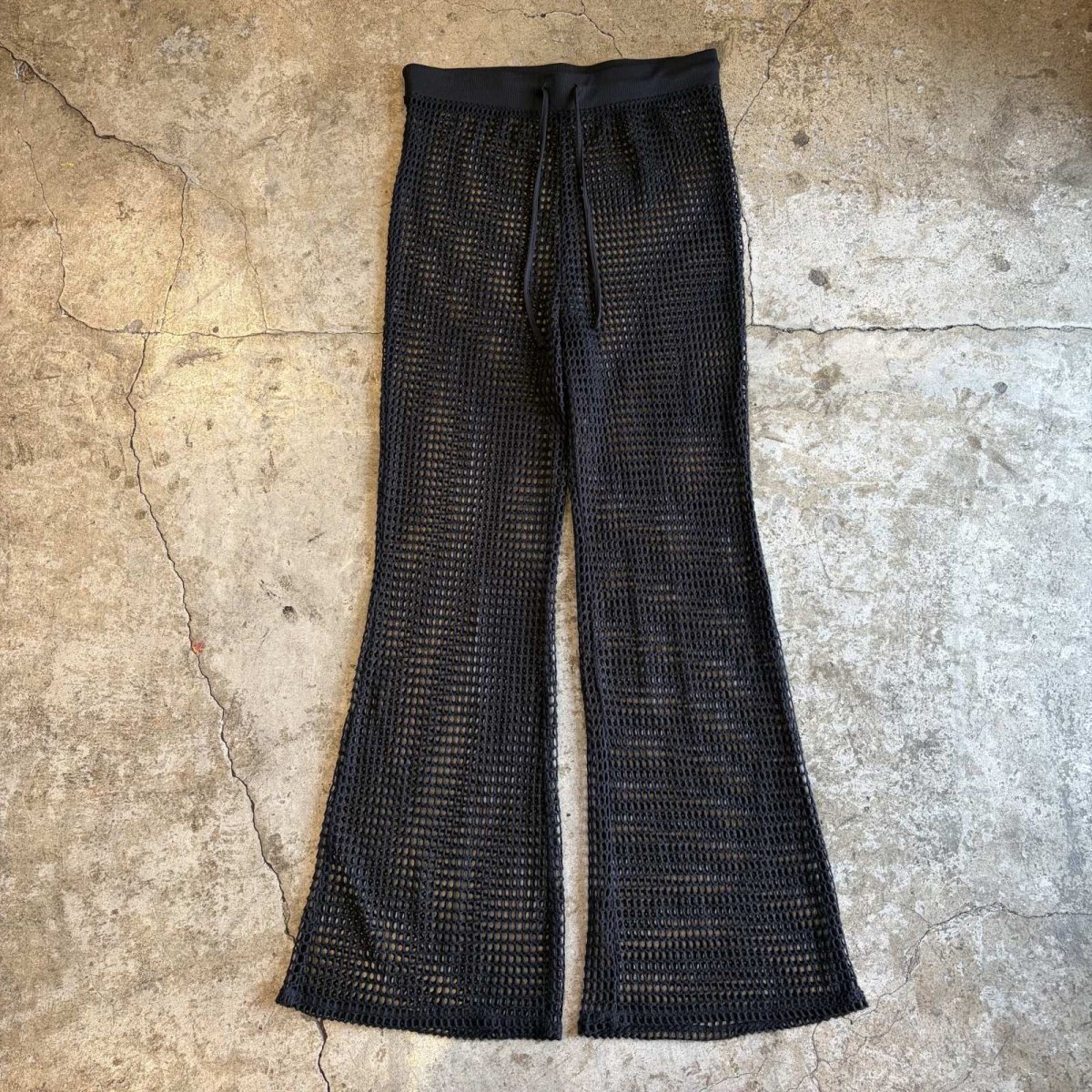 画像1: BLACK COLOR MESH DESIGN FLARE PANTS / FREE~W35 (1)