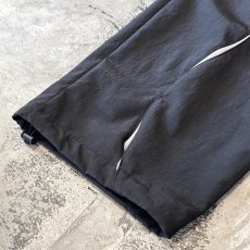 画像8: 【WONDERGROUND】WAVE NOTCH PATTERN NYLON PANTS / BLACK / OS (8)