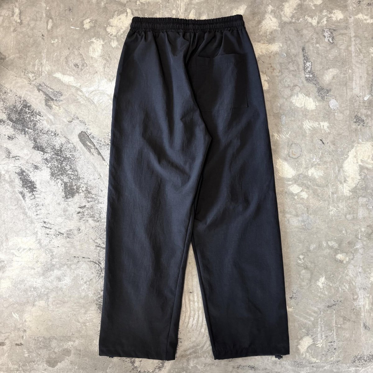 画像2: 【WONDERGROUND】WAVE NOTCH PATTERN NYLON PANTS / BLACK / OS (2)