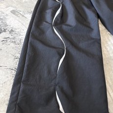 画像7: 【WONDERGROUND】WAVE NOTCH PATTERN NYLON PANTS / BLACK / OS (7)