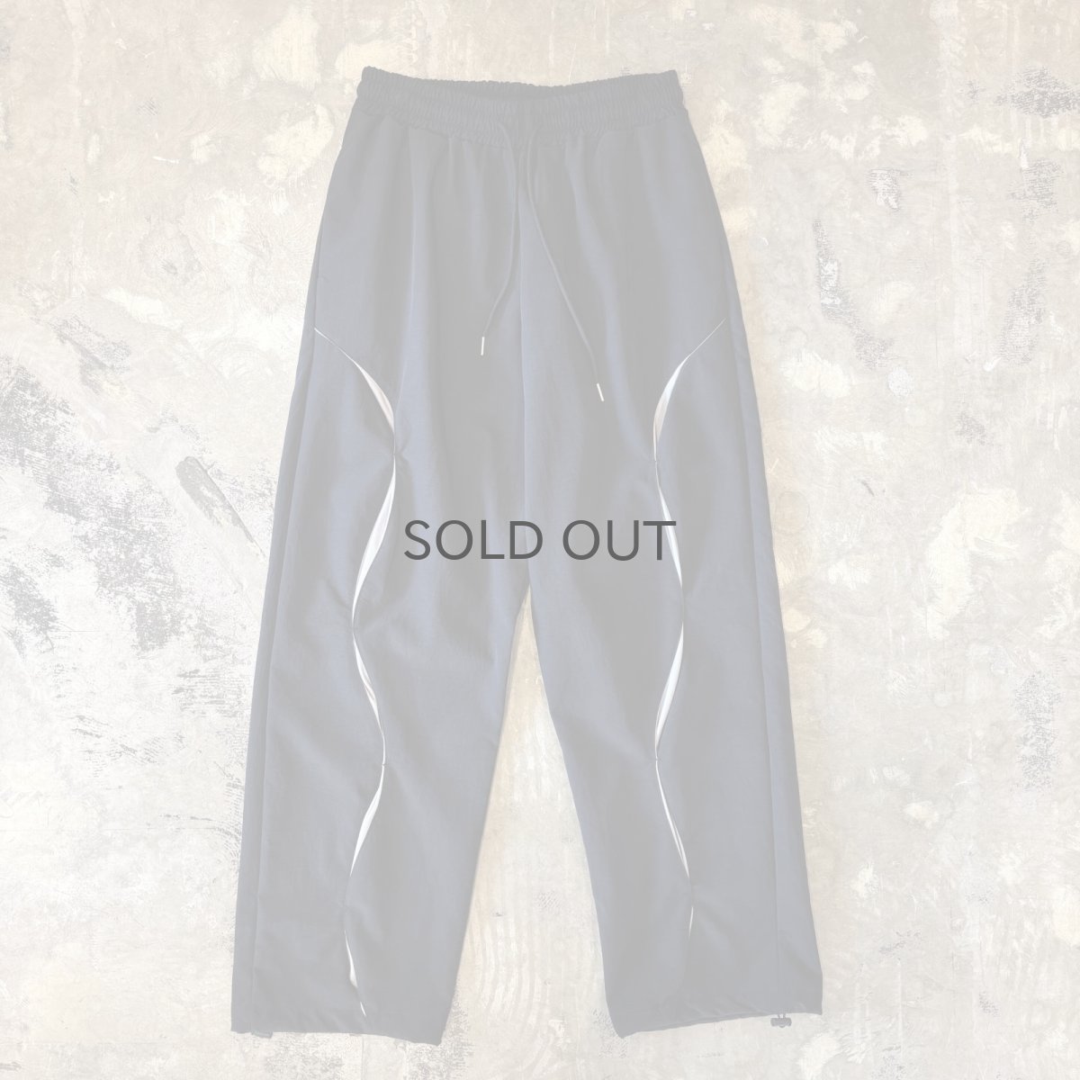 画像1: 【WONDERGROUND】WAVE NOTCH PATTERN NYLON PANTS / BLACK / OS (1)