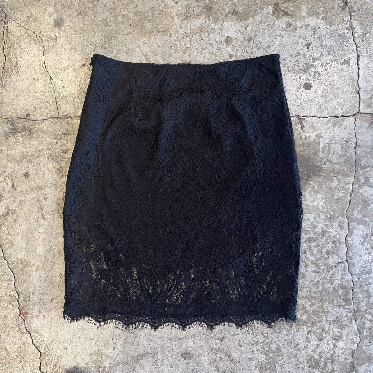 画像2: ALL OVER LACE DESIGN TIGHT SKIRT / W29 (2)