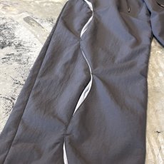 画像7: 【WONDERGROUND】WAVE NOTCH PATTERN NYLON PANTS / CHARCOAL / OS (7)