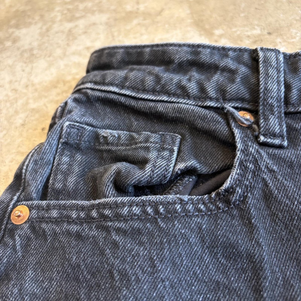画像8: BLACK COLOR HEAVILY RIPPED DESIGN DENIM PANTS / W30 (8)