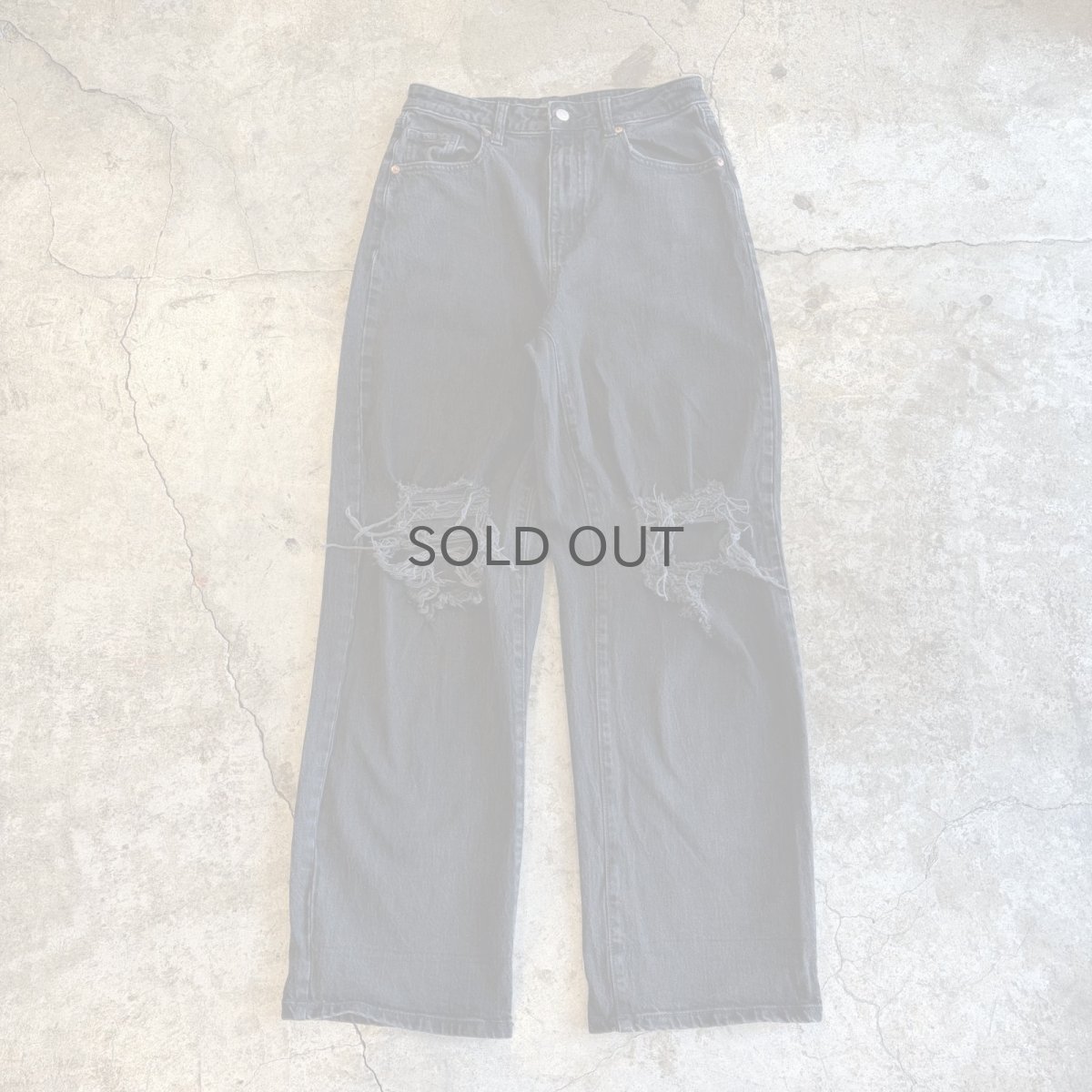 画像1: BLACK COLOR HEAVILY RIPPED DESIGN DENIM PANTS / W30 (1)