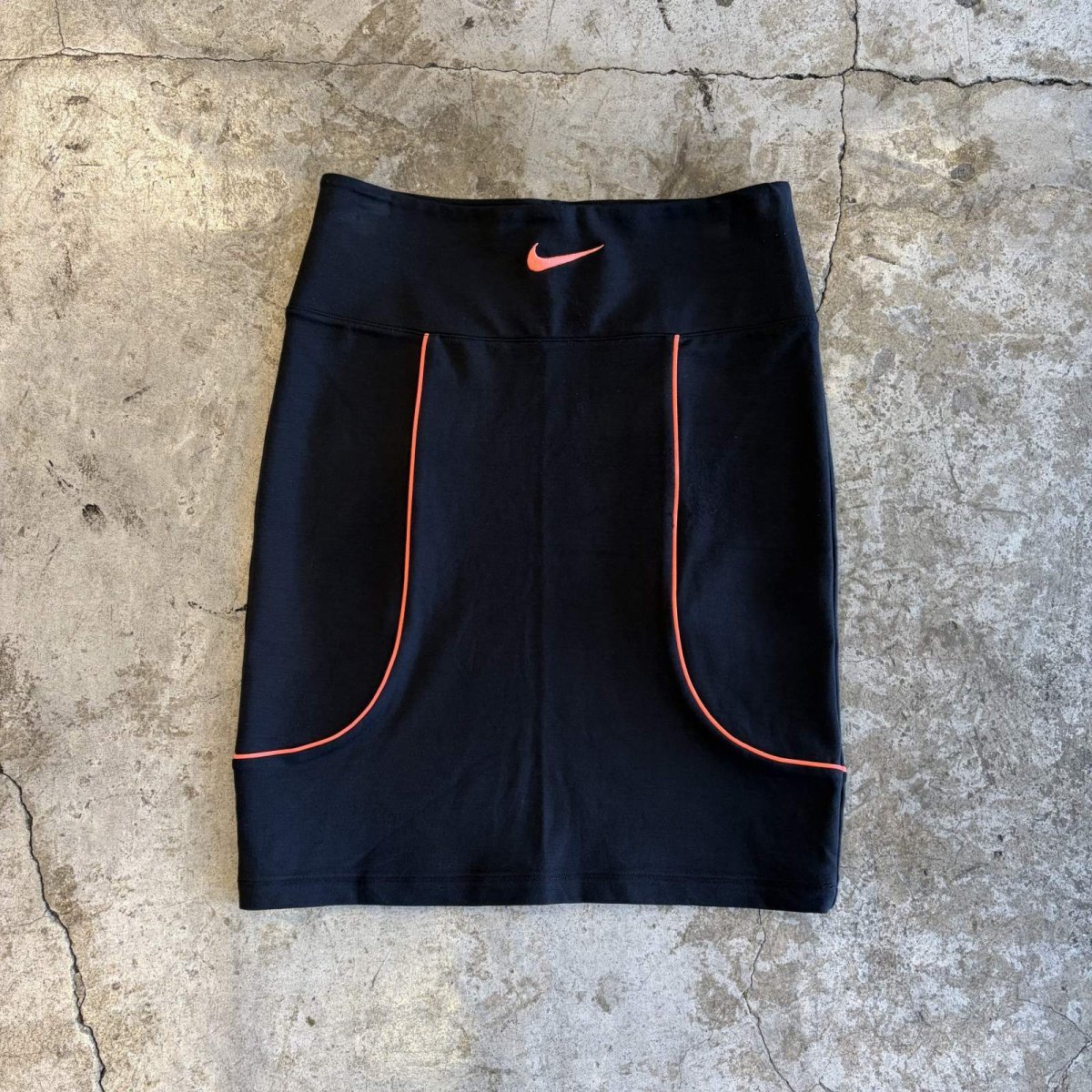 画像1: 【NIKE】POINT PIPING COLOR SPORTY SKIRT / W27~W33(L) (1)