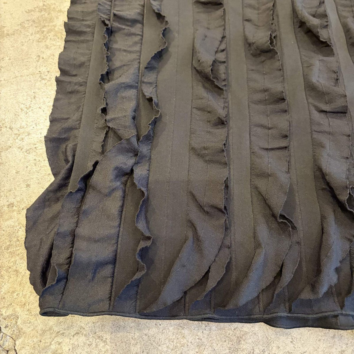 画像4: BLACK COLOR CASCADING FRILL DESIGN LONG SKIRT / W24~W33 (4)