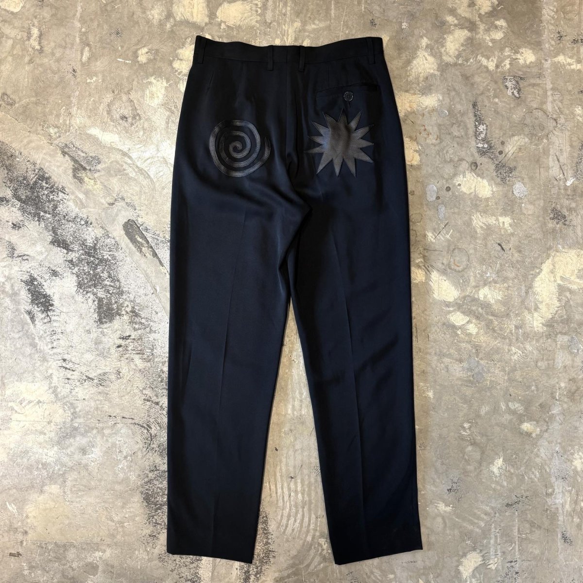 画像1: BACK LEATHER PATCH STRAIGHT SLACKS / W31 / MADE IN ITALY (1)