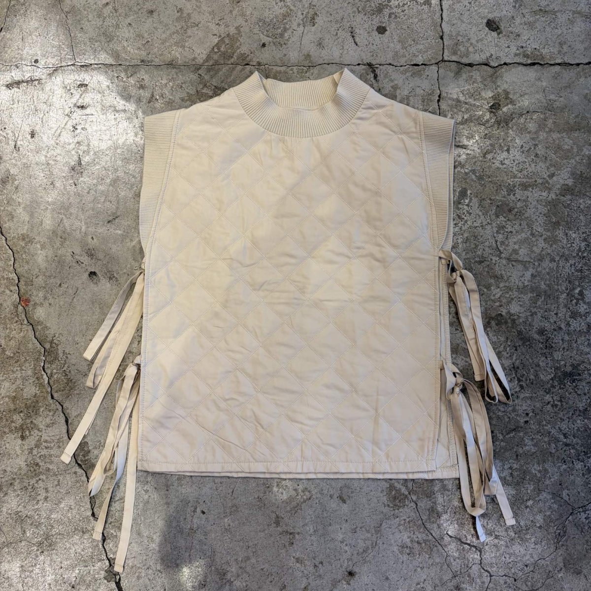 画像1: SIDE SLIT RIBBON QUILTING DESIGN VEST / Ladies M~L (1)