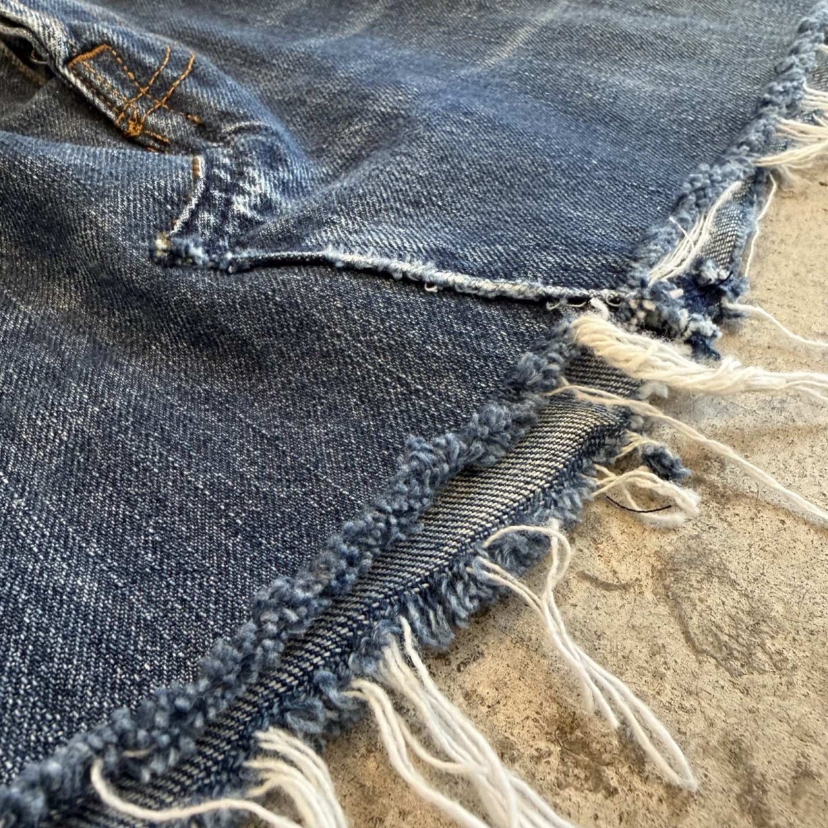 画像10: 【Levi's】CUT OFF BLUE DENIM SKIRT / W33 (10)