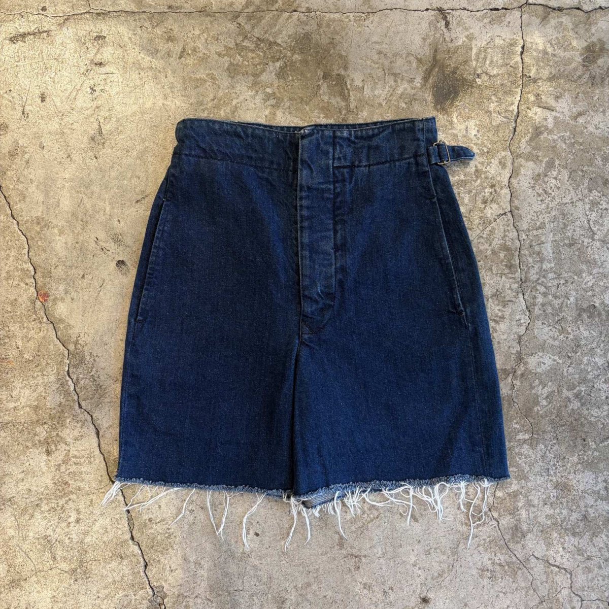 画像1: SIDE ADJUSTER CUT OFF DESIGN DENIM SHORT PANTS / FREE~W28 (1)