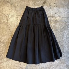画像1: BLACK COLOR TIERED SILHOUETTE SKIRT / W25~W28 (1)