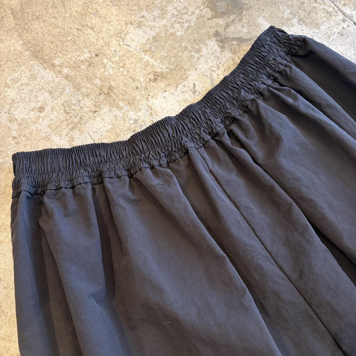 画像8: BLACK COLOR TIERED SILHOUETTE SKIRT / W25~W28 (8)