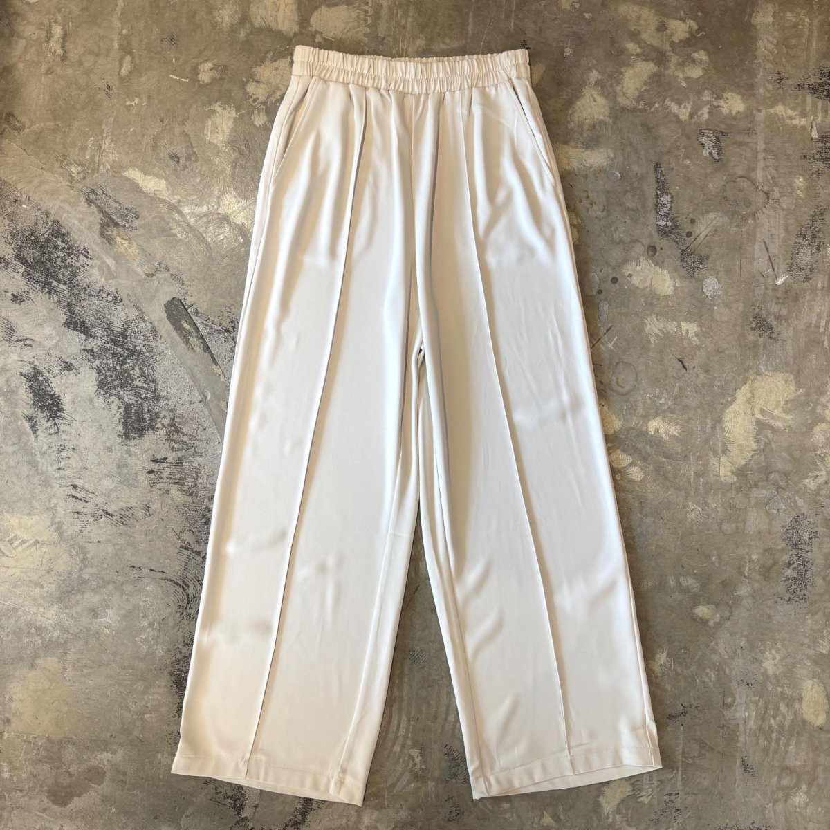 画像1: MONOTONE WIDE SILHOUETTE PANTS / W27~FREE (1)