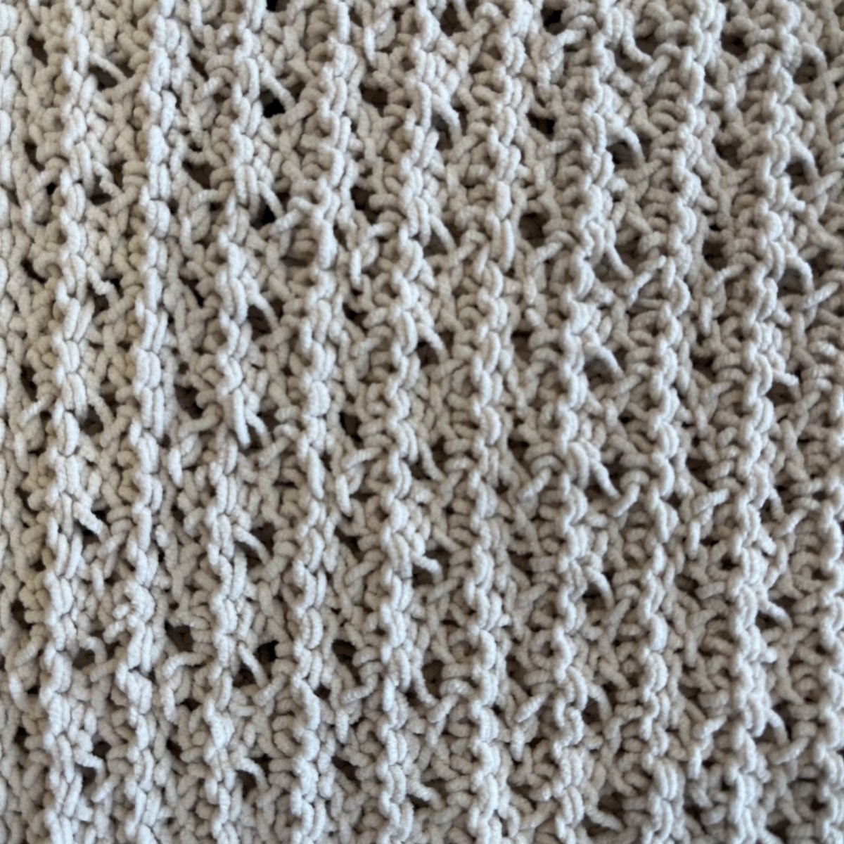 画像12: KEY HOLE NECK POINT LINE DESIGN CROCHET PATTERN KNIT SWEATER / Ladies L  (12)