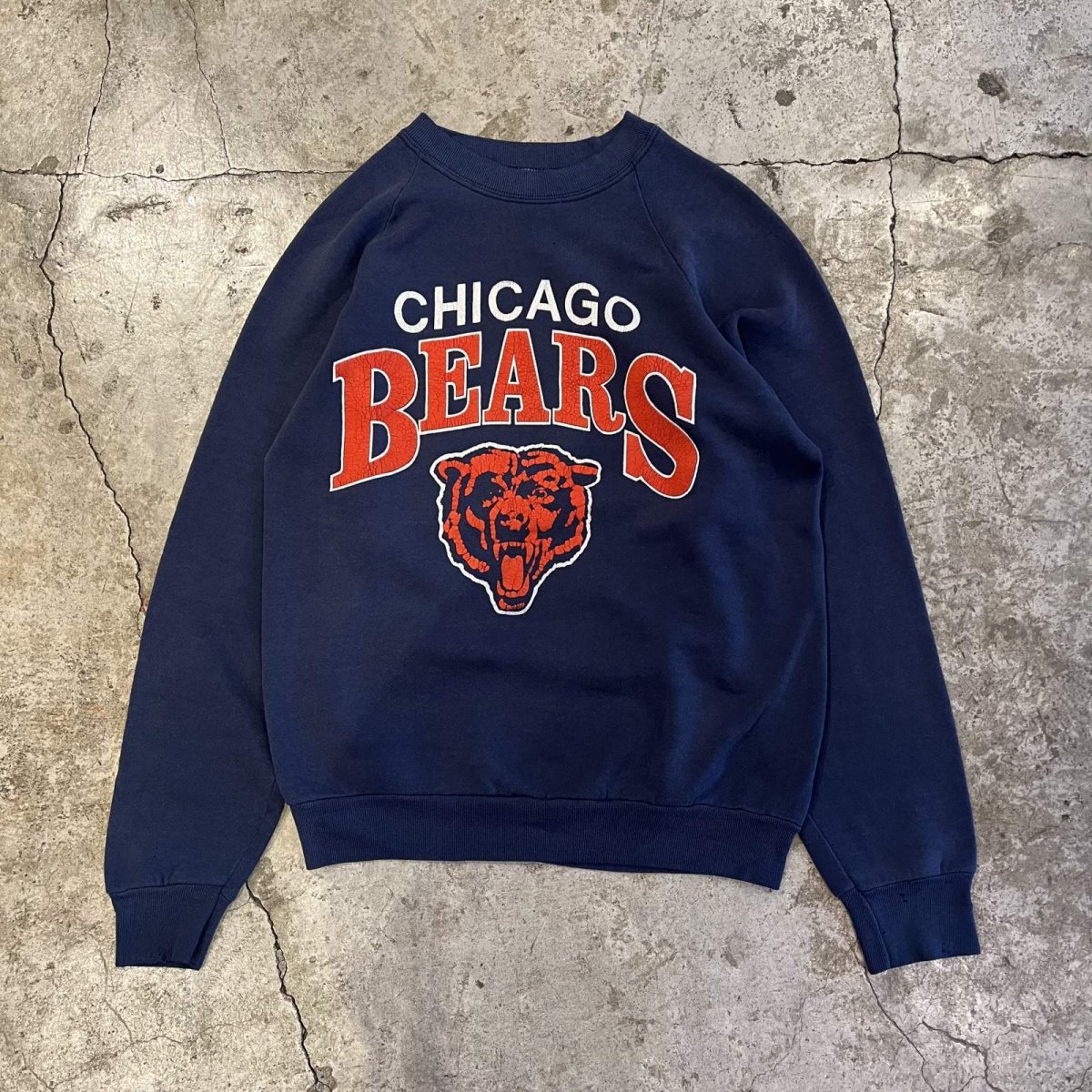 画像1: 80's "CHICAGO BEARS" NFC TEAM DESIGN L/S SWEAT / Ladies M / MADE IN USA (1)