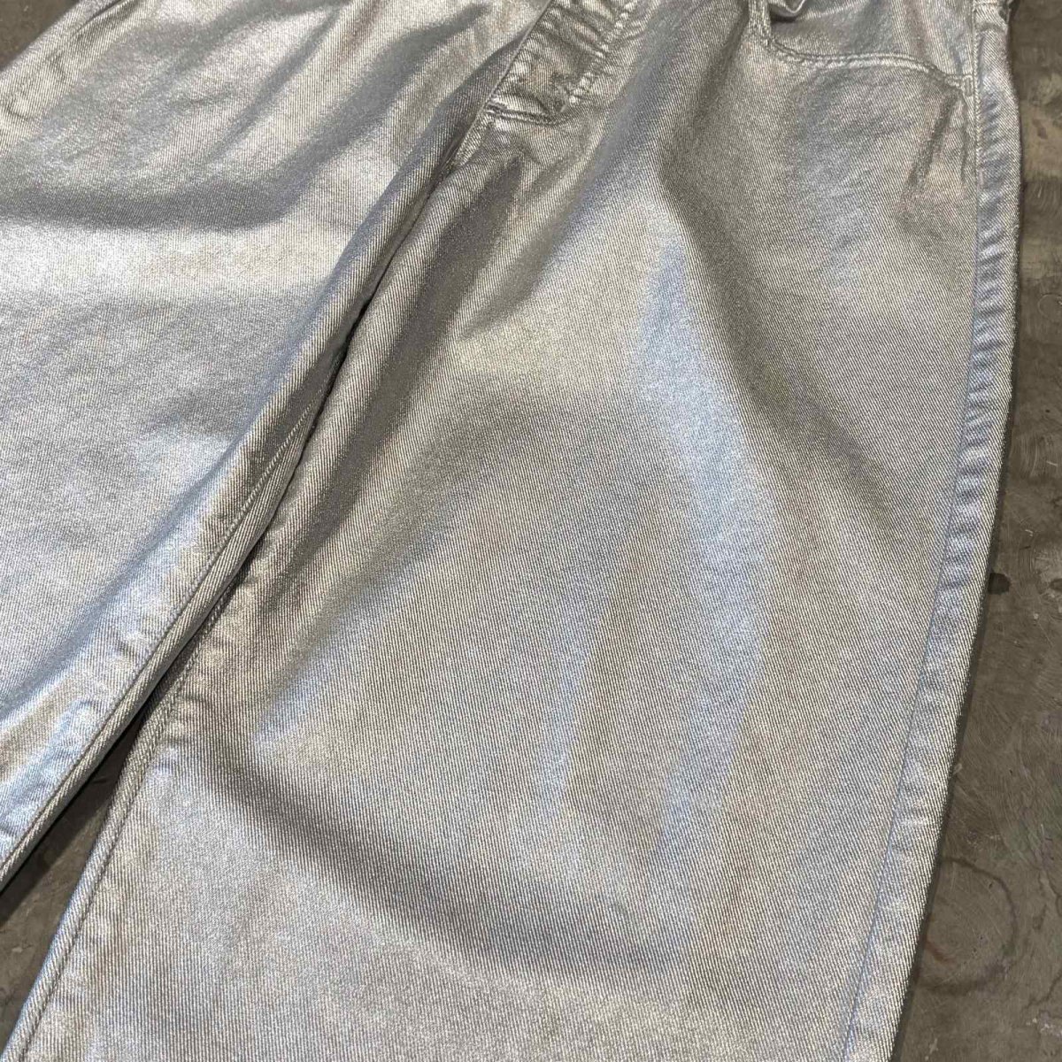 画像4: LUSTER SILVER COLOR WIDE SILHOUETTE PANTS / W33 (4)