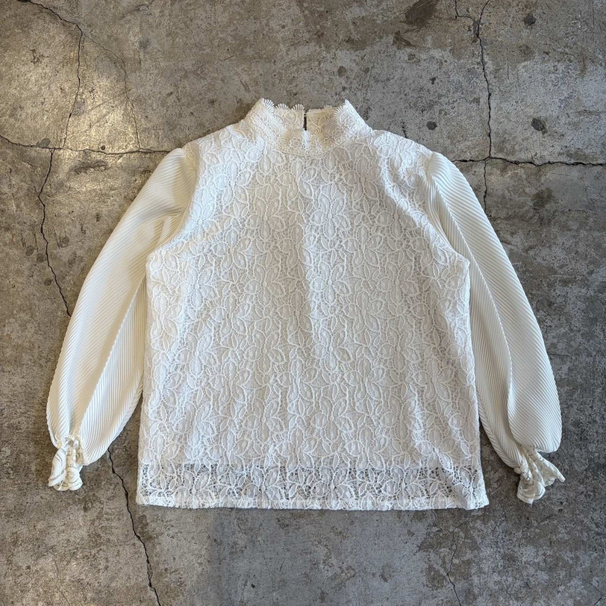 画像1: FLORAL LACE PLEATS SLEEVE DESIGN BLOUSE / Ladies M~L (1)