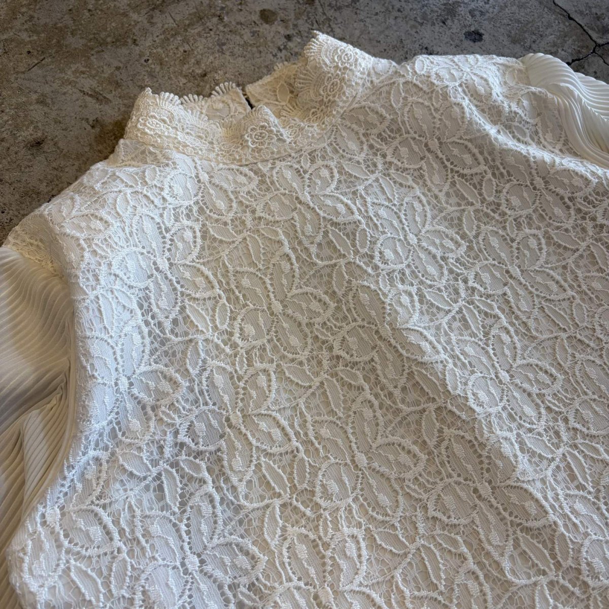 画像3: FLORAL LACE PLEATS SLEEVE DESIGN BLOUSE / Ladies M~L (3)