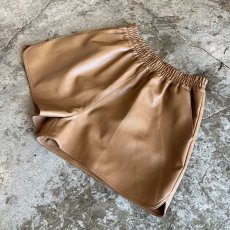 画像5: CAMEL COLOR FAUX LEATHER DESIGN SHORT PANTS / W25~W34(M) (5)