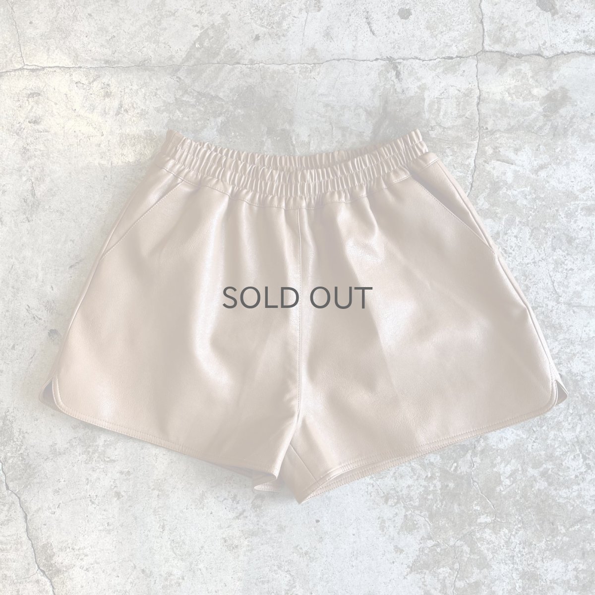 画像1: CAMEL COLOR FAUX LEATHER DESIGN SHORT PANTS / W25~W34(M) (1)
