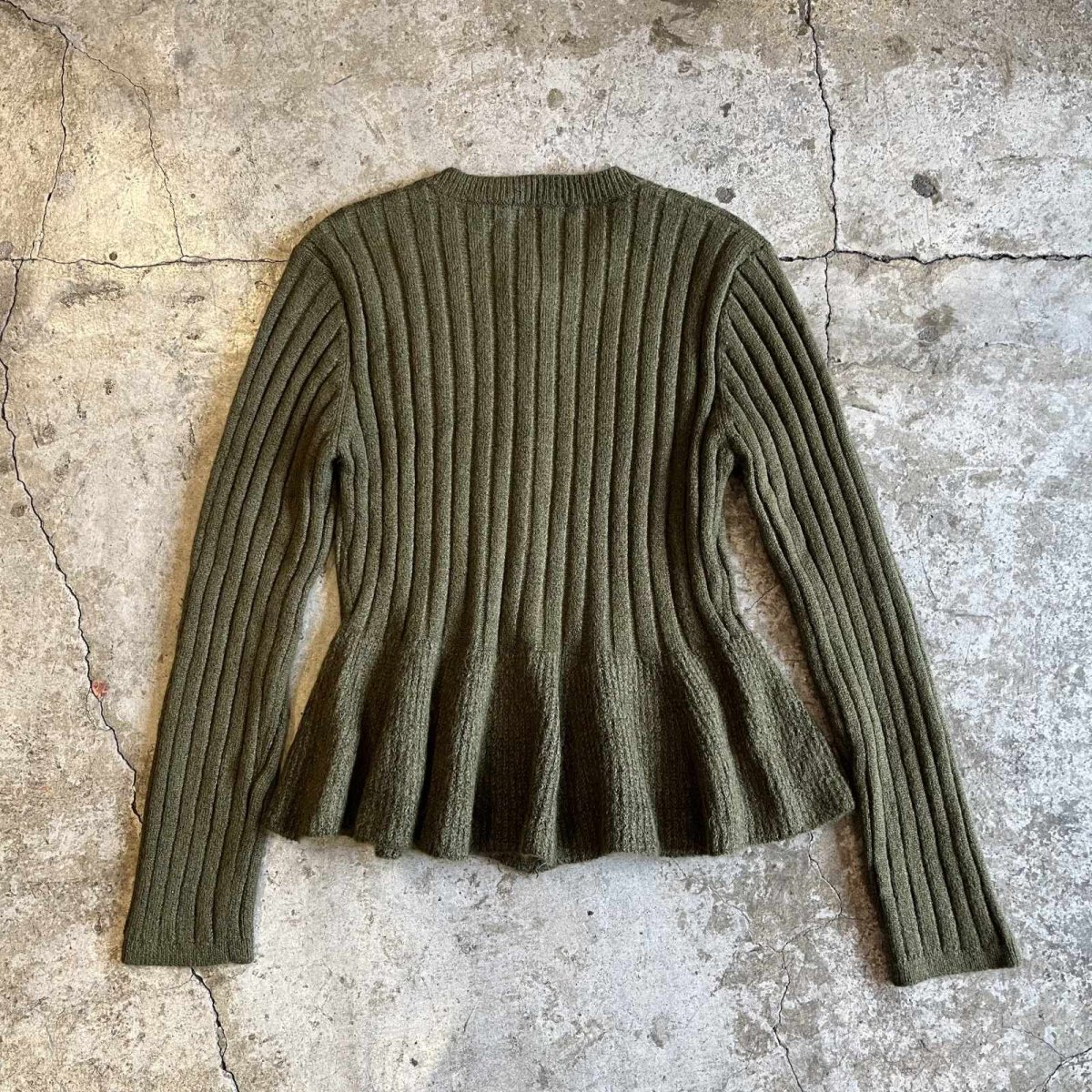 画像2: DOWN FRILL DESIGN RIB KNIT CARDIGAN / Ladies M~L(L) (2)