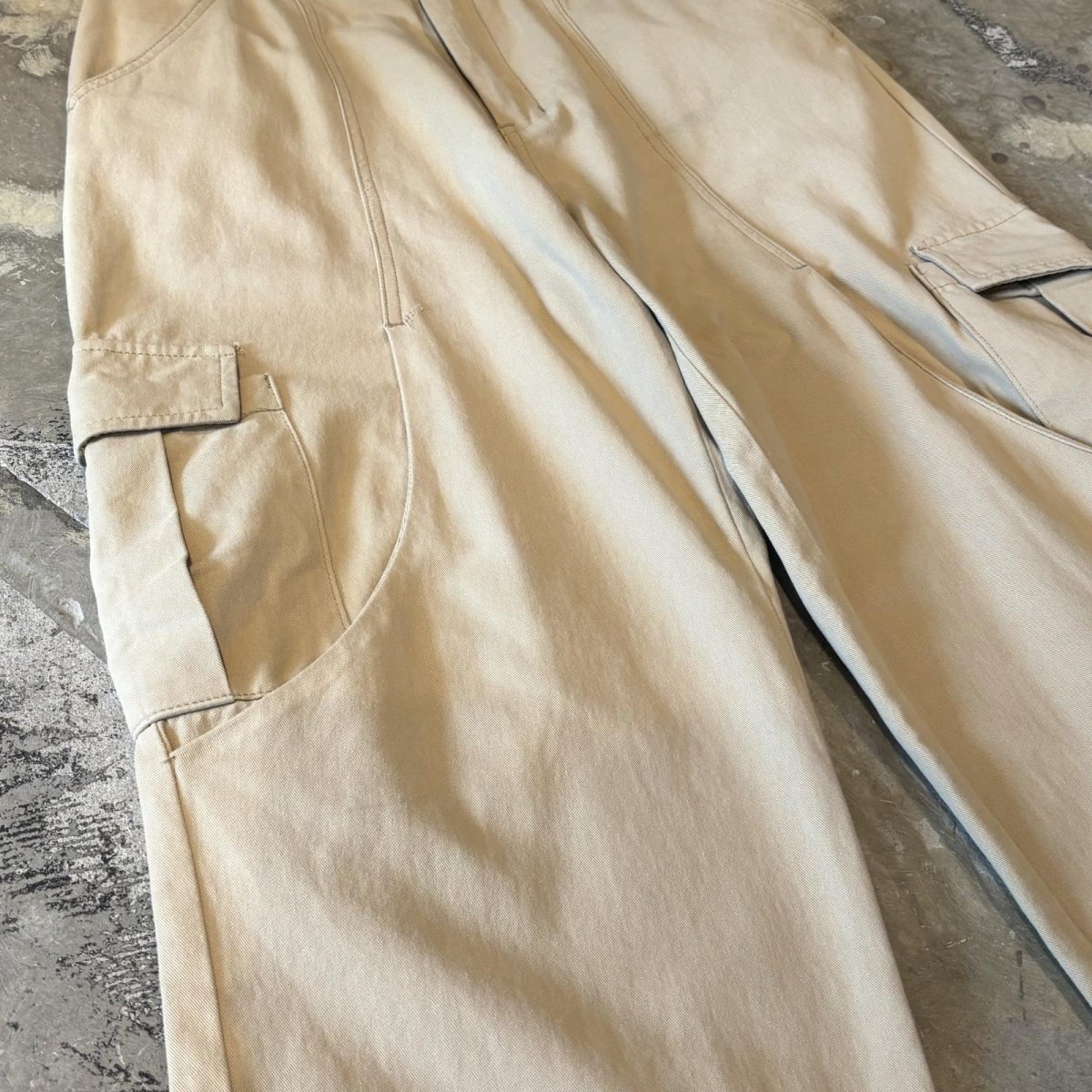 画像5: DESIGN TUCK CARGO STYLE WIDE SILHOUETTE PANTS / W32 (5)