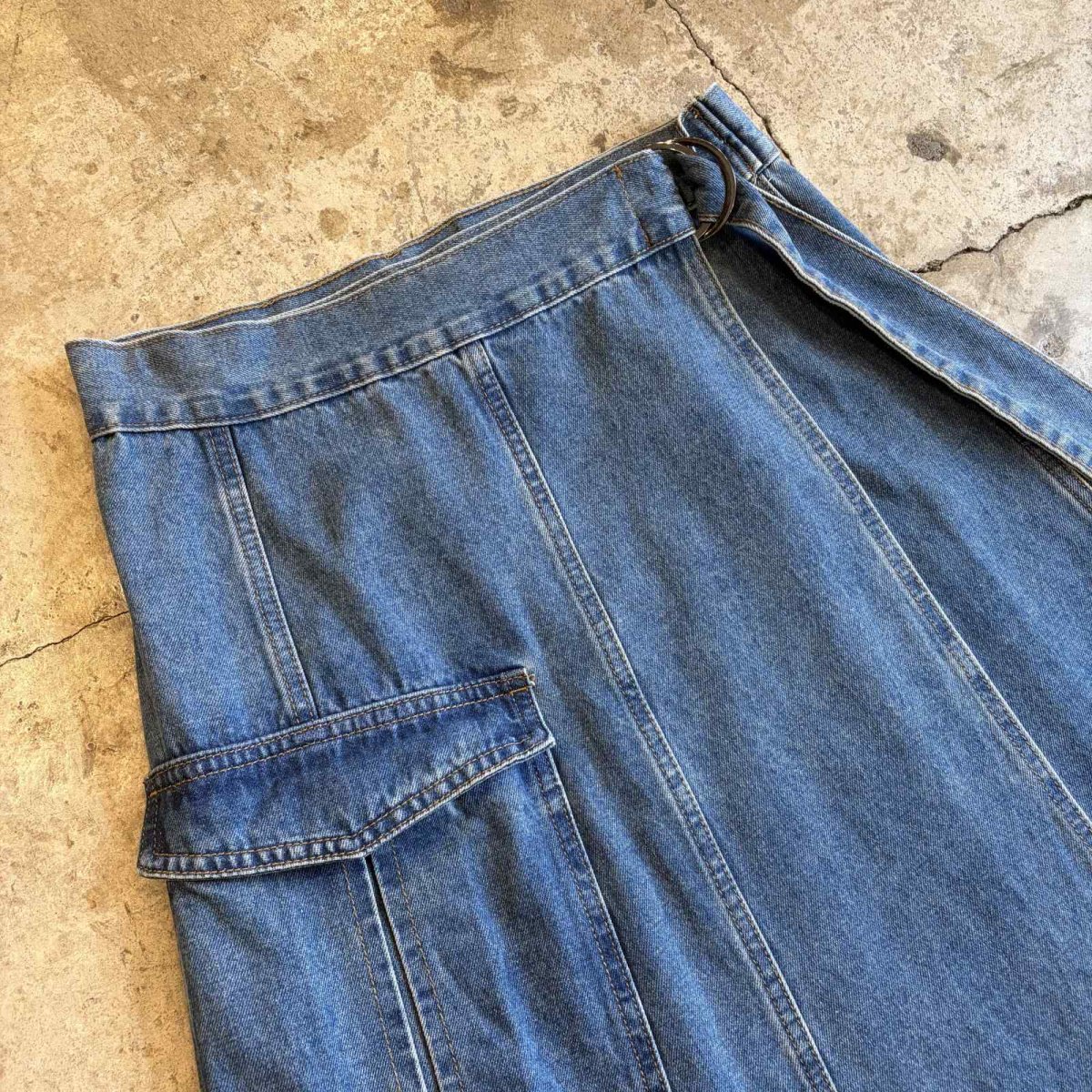 画像3: SIDE DESIGN POCKET DENIM WRAP SKIRT / W30 (3)