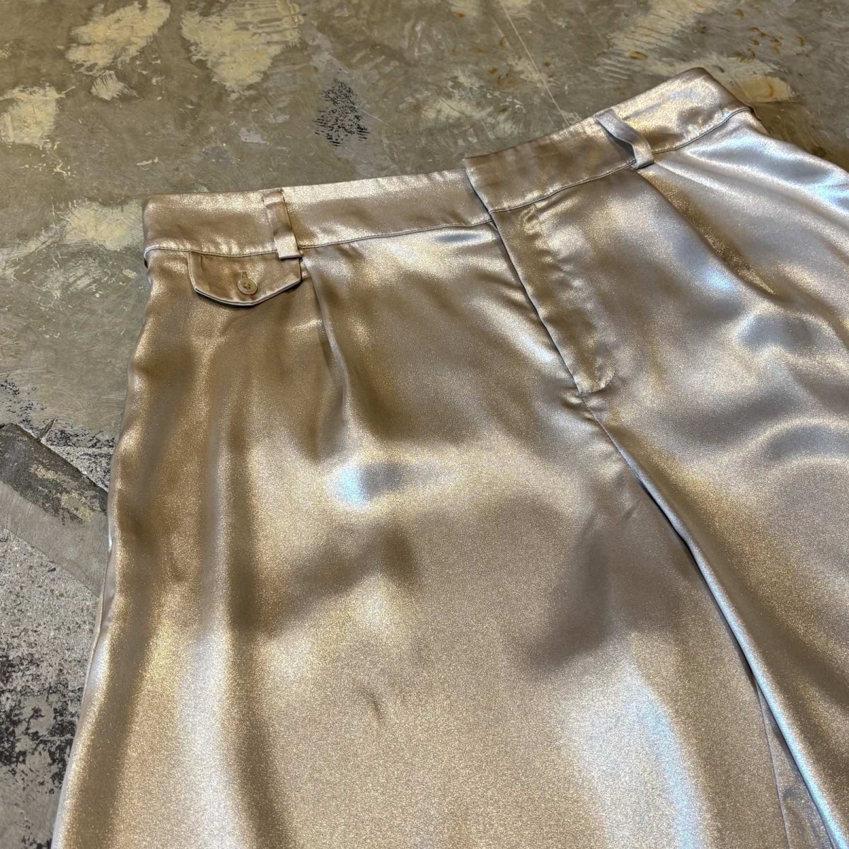 画像3: LUSTER GOLD COLOR WIDE SILHOUETTE SHORTS / W34 (3)