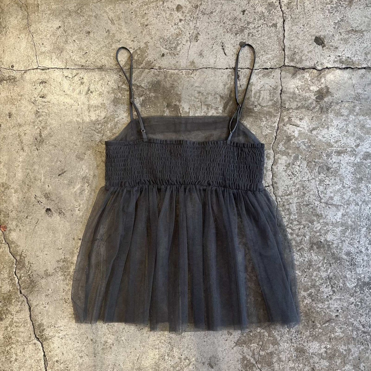 画像2: GREY COLOR GATHER DESIGN TULLE CAMISOLE / Ladies S~M (2)