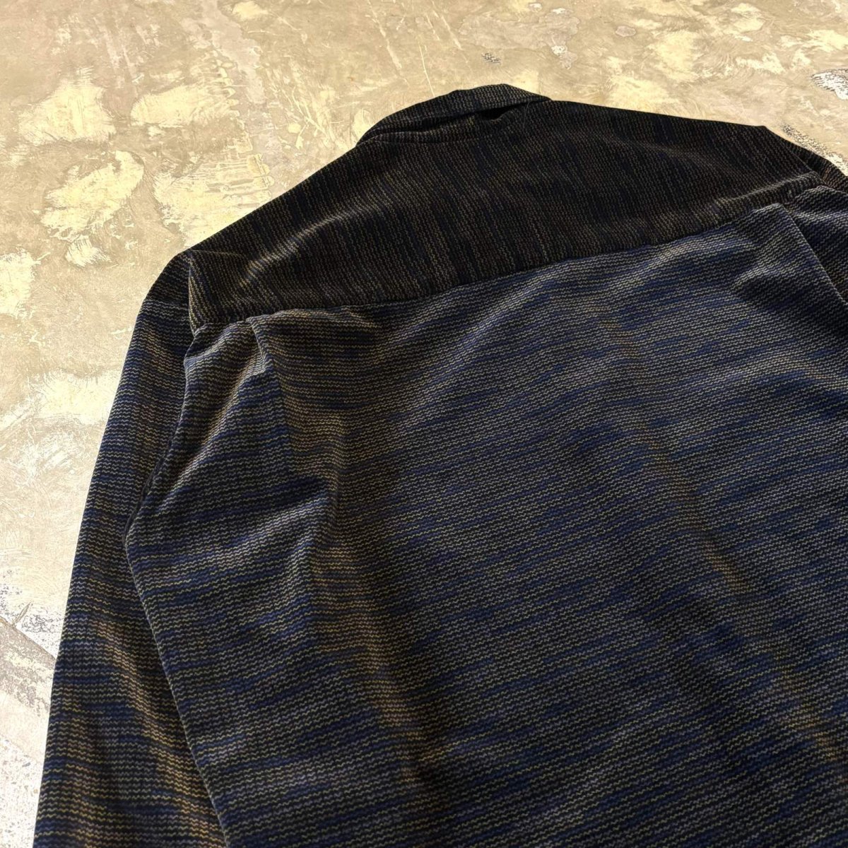 画像9: 90's ALL OVER PATTERN VELOUR L/S SHIRT / Mens L / MADE IN USA (9)