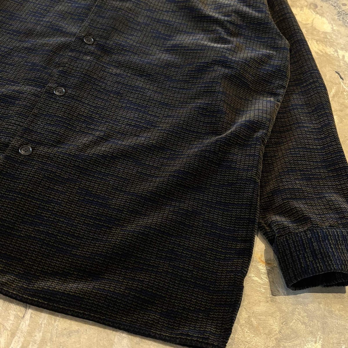 画像6: 90's ALL OVER PATTERN VELOUR L/S SHIRT / Mens L / MADE IN USA (6)