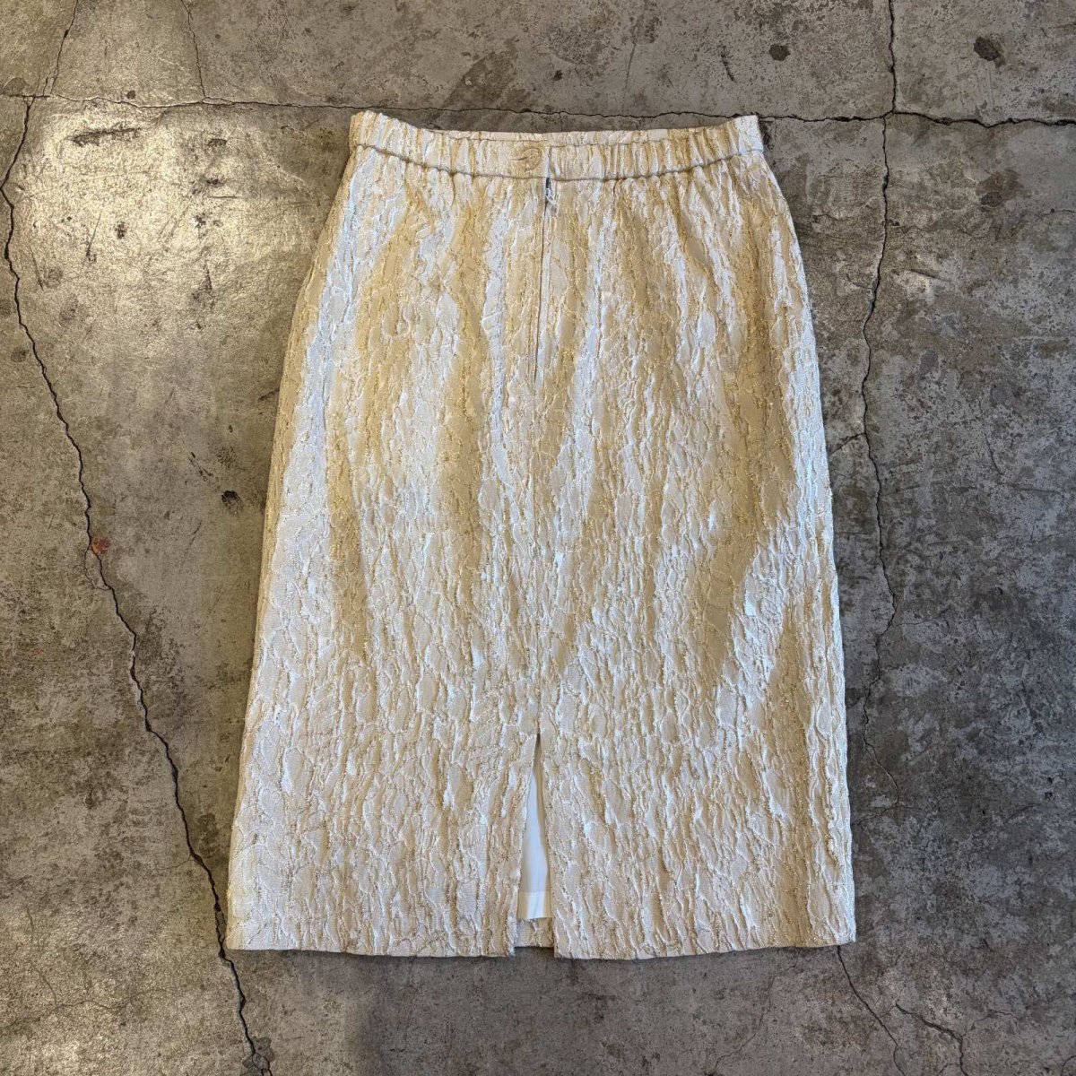 画像2: JACQUARD DESIGN BACK SLIT STRAIGHT SKIRT / W27~W30 (2)